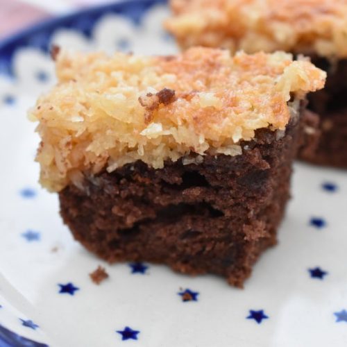 Rytterkage - chokoladekage med kokos karamel