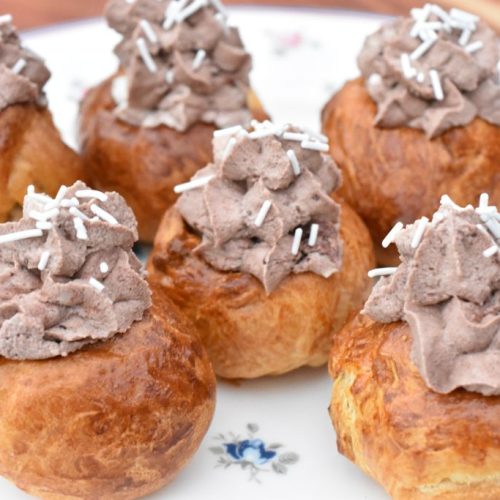 Små fyldte fastelavnsboller af croissantdej