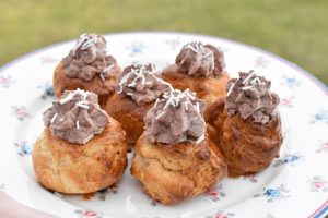 Små fyldte fastelavnsboller af croissantdej