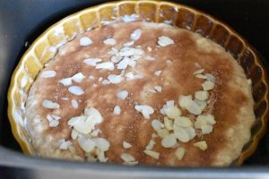 Æblekage i airfryer - nem æbletærte