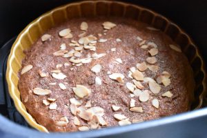 Æblekage i airfryer - nem æbletærte