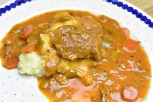 Svinekæber - lækker opskrift på braiserede svinekæber