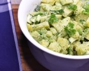 Grøn kartoffelsalat med pesto - nem opskrift