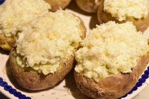 Fyldte bagte kartofler - dobbeltbagte kartofler