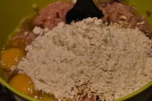 Kyllingefrikadeller i airfryer - nem sund opskrift