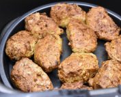 Kyllingefrikadeller i airfryer - nem sund opskrift