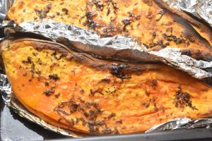 DSC_2130 • nogetiovnen.dk Bagt sød kartoffel - halve bagte kartofler