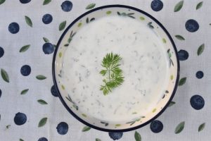 Dilddressing med creme fraiche - til laks, rejer & kartofler