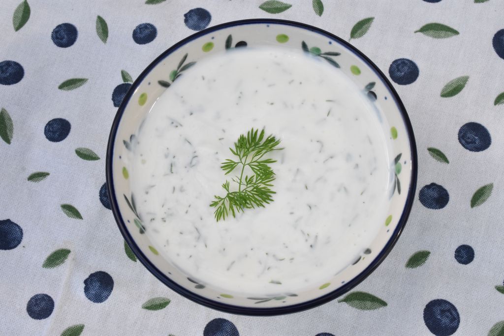 Dilddressing med creme fraiche - til laks, rejer & kartofler