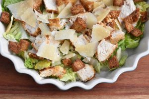 DSC_2531 • nogetiovnen.dk Cæsar salat - opskrift på sprød salat med kylling