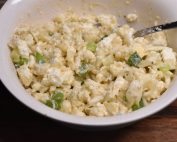 Blomkålssalat - salat med blomkål, feta & sennepsdressing
