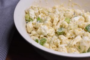 Blomkålssalat - salat med blomkål, feta & sennepsdressing