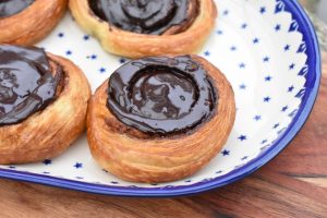 Frosne kanelsnegle i airfryer - sprøde og lækre