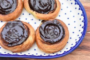 Frosne kanelsnegle i airfryer - sprøde og lækre