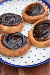 Frosne kanelsnegle i airfryer - sprøde og lækre