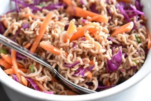 Nudelsalat - nem opskrift på kold asiatisk nudelsalat