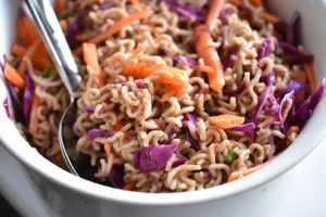 Nudelsalat - nem opskrift på kold asiatisk nudelsalat