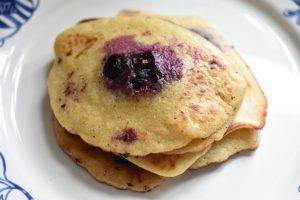 Blåbær pandekager - amerikanske pandekager med blåbær