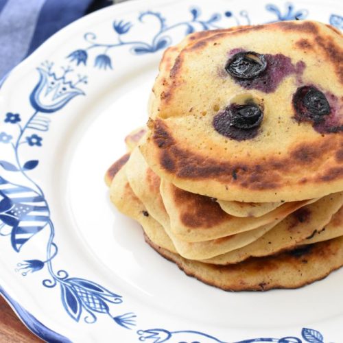 Blåbær pandekager - amerikanske pandekager med blåbær