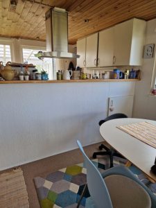 20240410_133855 • nogetiovnen.dk Nyt køkken på vej i sommerhuset