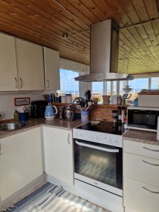 20240410_133907 • nogetiovnen.dk Nyt køkken på vej i sommerhuset