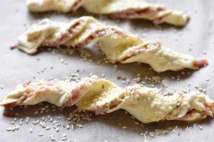 Pizza twister -nem opskrift på butterdejs twister med skinke