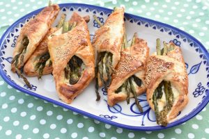 Asparges i butterdej - sprøde butterdejspakker