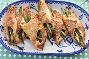 Asparges i butterdej - sprøde butterdejspakker