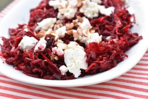 Rødbedesalat - nem rødbede salat med æbler og feta 