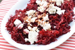 Rødbedesalat - nem rødbede salat med æbler og feta 
