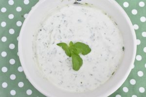 Sauce verte - opskrift på nem krydderurte dressing
