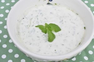 Sauce verte - opskrift på nem krydderurte dressing