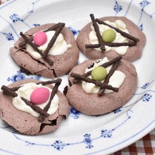 Påskereder - chokolademarengs med fyld