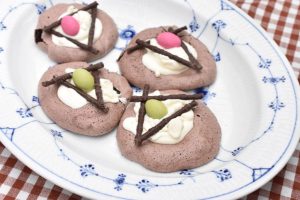 DSC_3066 • nogetiovnen.dk Påskereder - chokolademarengs med fyld