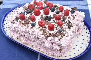 DSC_3156 • nogetiovnen.dk Hindbær lagkage med hindbærskum - nem hindbærlagkage