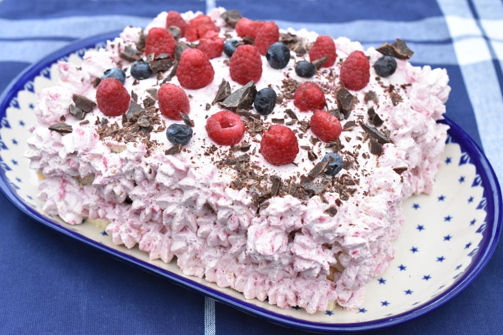 DSC_3157 • nogetiovnen.dk Hindbær lagkage med hindbærskum - nem hindbærlagkage