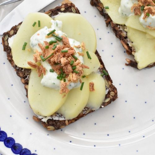 Kartoffelmad - smørrebrød med kartoffel og purløgsmayo