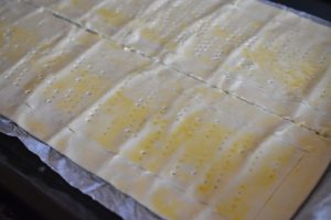 Butterdejsstang med makronfyld - lækre kage snitter