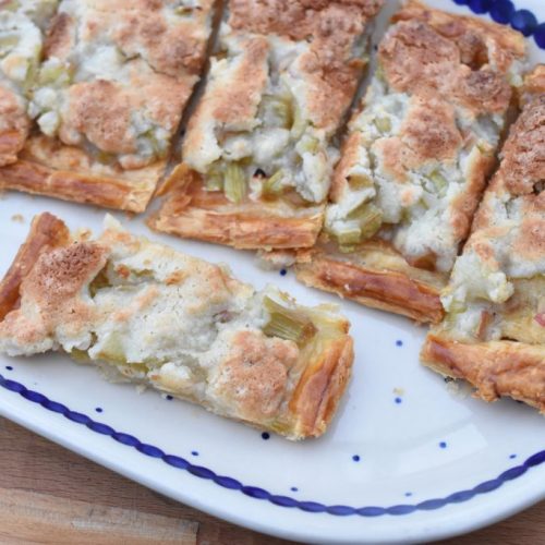 Butterdejssnitter med rabarber og marcipan - nem opskrift