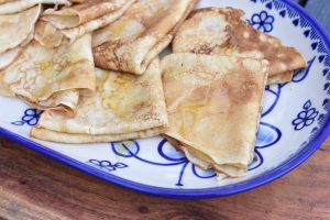 Pandekager med kærnemælk - opskrift på kærnemælkspandekager