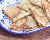 Pandekager med kærnemælk - opskrift på kærnemælkspandekager