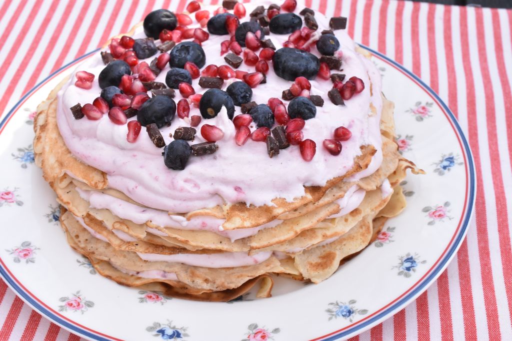 Pandekage lagkage - nem pandekagekage med hindbærskum