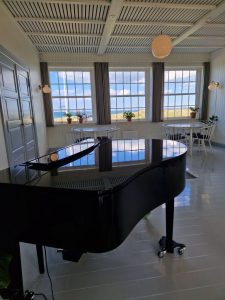 På tur til Svinkløv Badehotel, Fosdalen og Løgstør havn