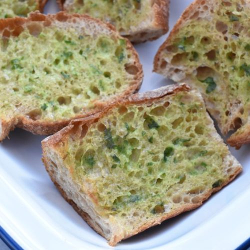 Ramsløgsbrød - nem opskrift på hvidløgsbrød med ramsløg