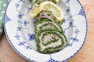 Spinatroulade med tun - nem tunroulade med frisk spinat