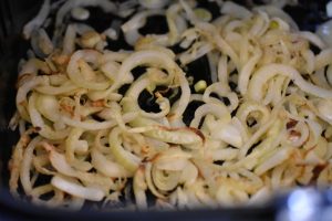 Stegte løg i airfryer - opskrift på sprøde ristede løg