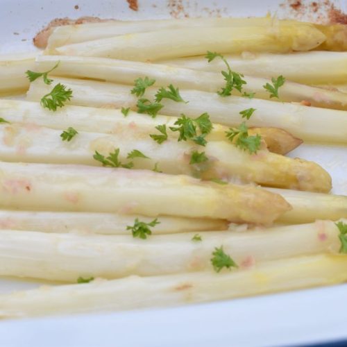 Hvide asparges i ovn - nem opskrift med hvidløgssmør