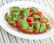Cherrytomat salat med marinade - nem opskrift