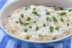 Pikant kartoffelsalat - kold kartoffelsalat med Pikantost 