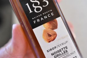 Karamel iskaffe med kaffecreme - nem opskrift